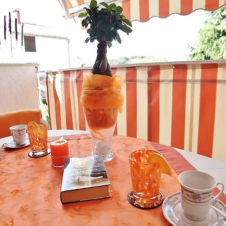 Sea Apartment *
