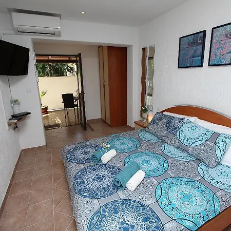 Sea Apartment *