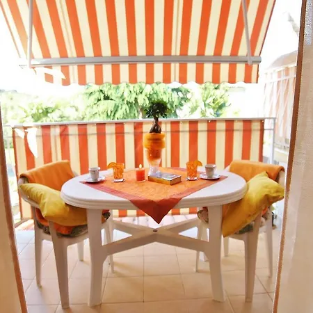 Sea Apartment *
